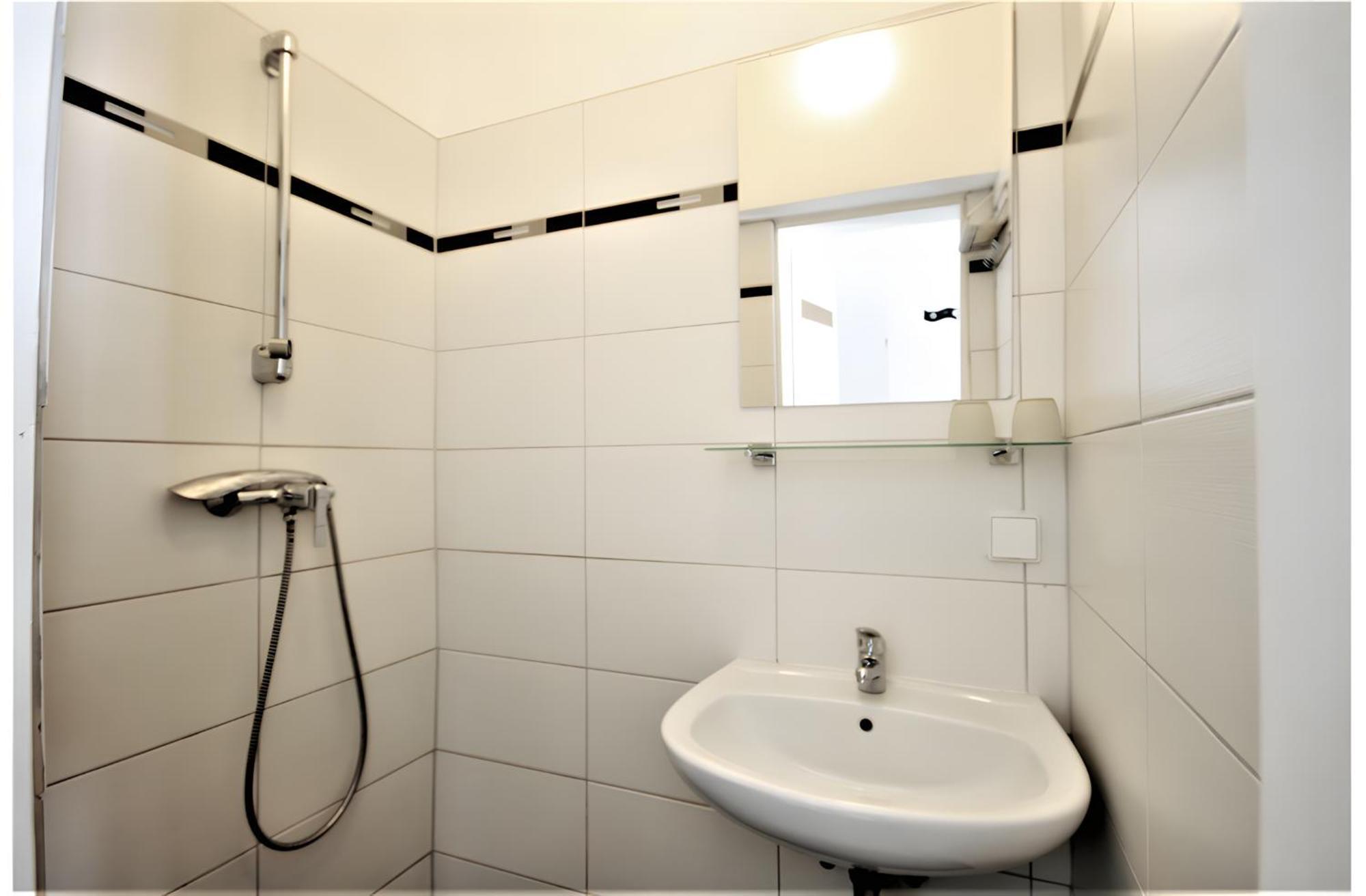 Modern Flat With 2 Rooms, Close To Schoenbrunn Wien Ngoại thất bức ảnh